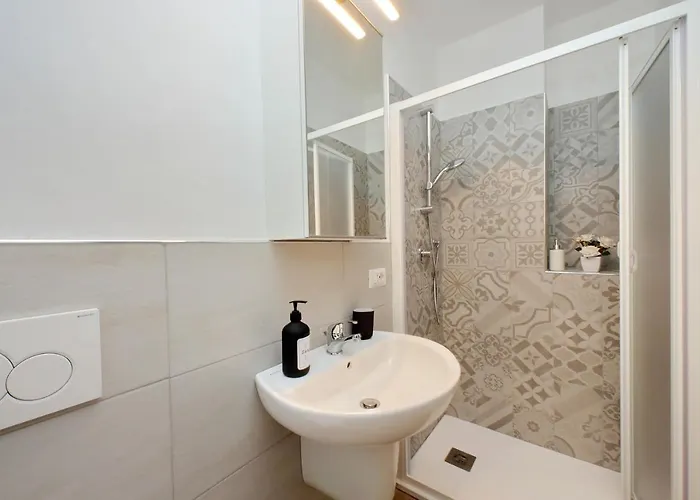 4bnb - Cozy Albornoz Flat * Rome