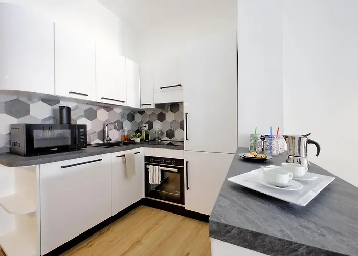 Apartment 4bnb - Cozy Albornoz Flat Rome